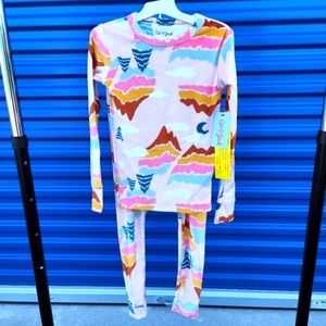 Size 6 (S) - Girls Mountainscape Pajama Set